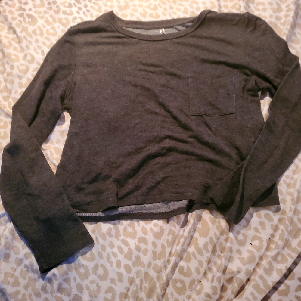 Long sleeve crop size large